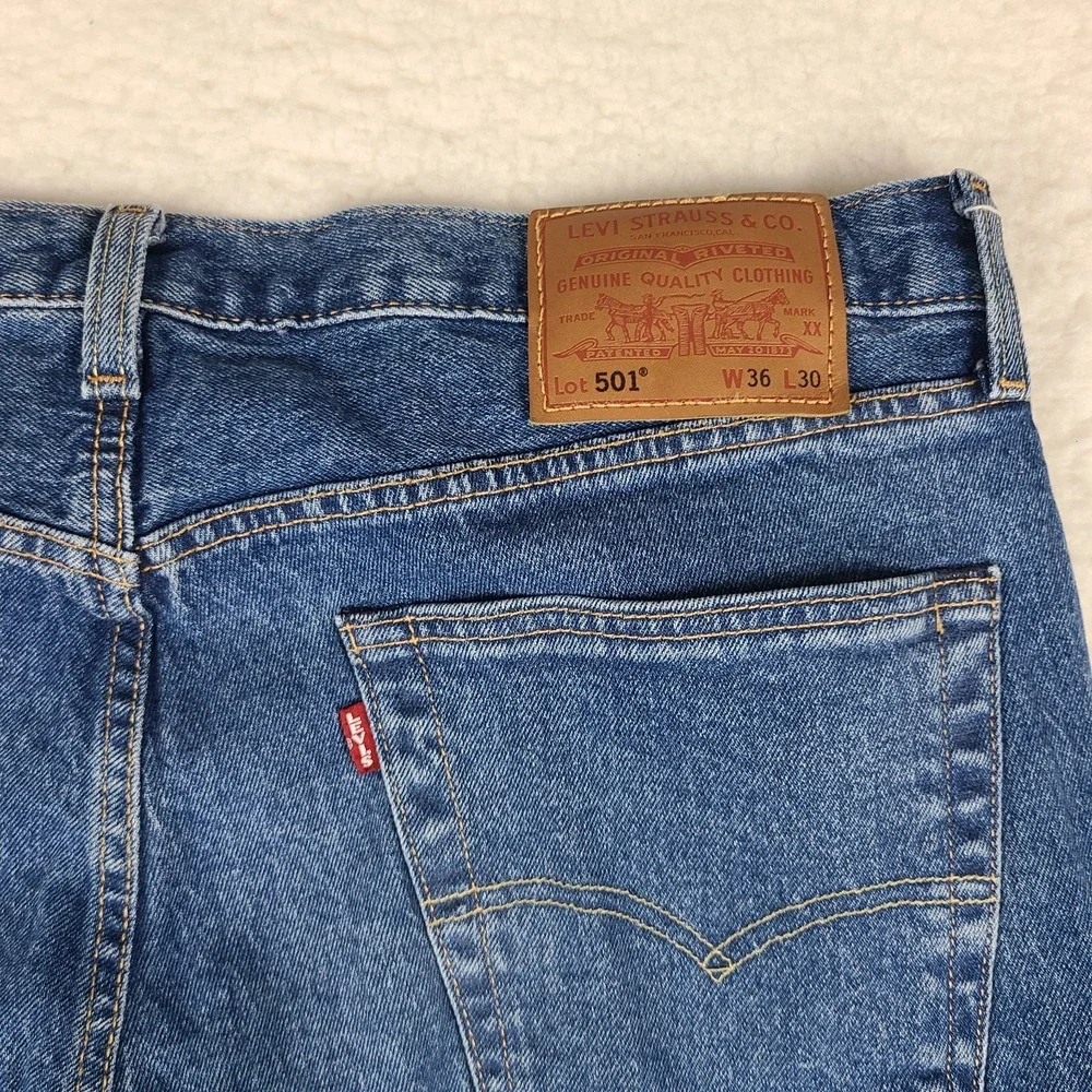 Levi's Premium Lot 501 Jeans Mens 36x30 Blue Straight Button Fly Medium Wash